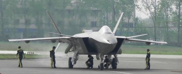 J-20戰(zhàn)機準備試飛