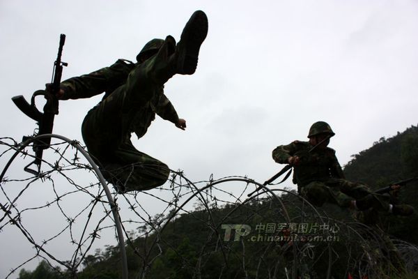 中央軍委大幅調(diào)整海南省軍區(qū)領(lǐng)導(dǎo)班子 一次換6人