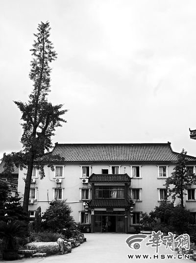 江蘇省鎮(zhèn)江市丹徒區(qū)辛豐鎮(zhèn)古大圣寺。最顯眼的不是大雄寶殿等殿堂，而是安養(yǎng)了170 余位老人。安養(yǎng)院本報記者孫強攝