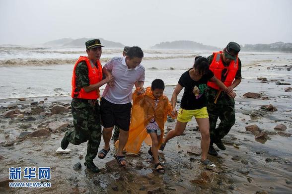 強臺風布拉萬致東海北部狂風暴雨