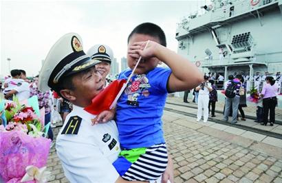 海軍第十一批護(hù)航編隊返回青島