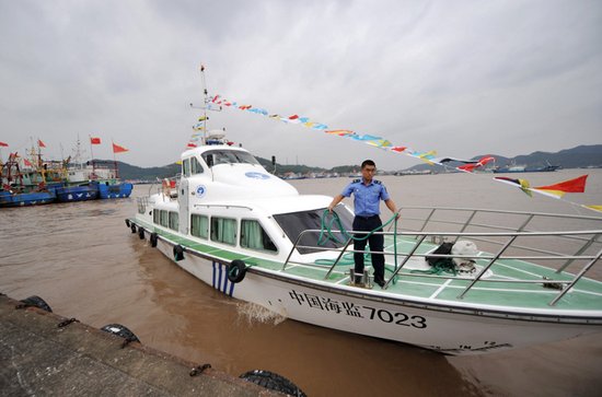 海監(jiān)編隊繼續(xù)巡航釣魚島 萬艘漁船東海捕魚