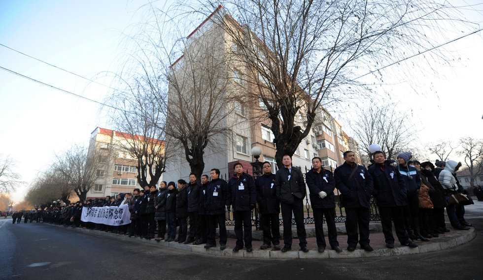 殲15總負(fù)責(zé)人羅陽遺體告別儀式舉行