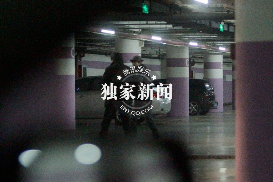 劉亦菲攜“綿羊音”曾軼可會(huì)干爹 陳金飛貼身當(dāng)代駕