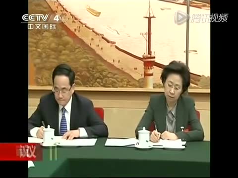 習(xí)近平參加上海代表團審議截圖