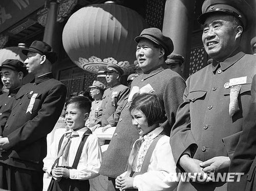 1951年國慶閱兵 給全國人民鼓舞士氣