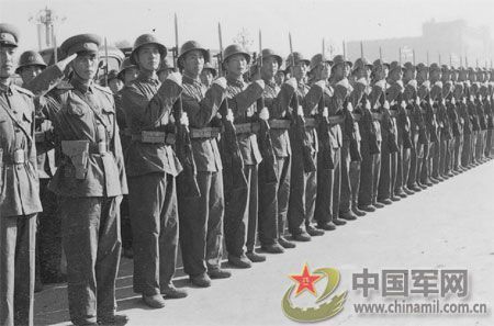 1959年國(guó)慶 逢十大閱兵盛況空前(組圖)