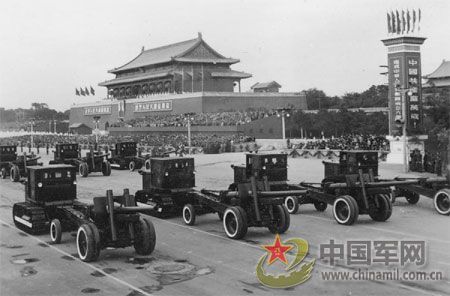 1955年國慶：實行軍銜制 換裝大閱兵