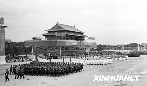 1955年國慶：實行軍銜制 換裝大閱兵